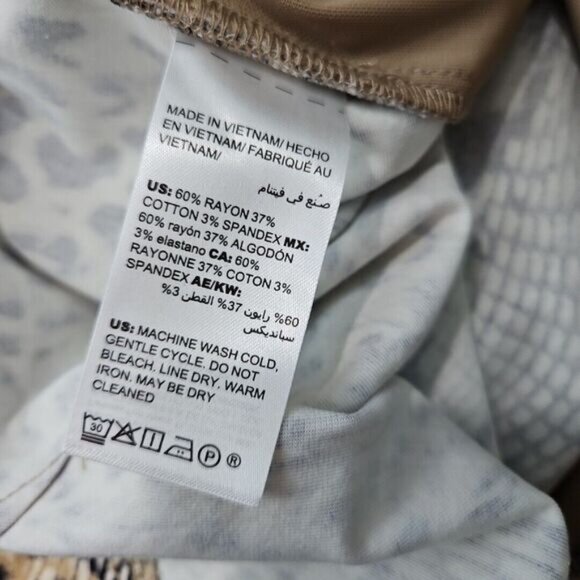 Chico's Sz 2.5 (14) Animal Print Pullon Capri stretch black beige - Picture 8 of 10